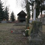 Pozostałości przykościelnego cmentarza